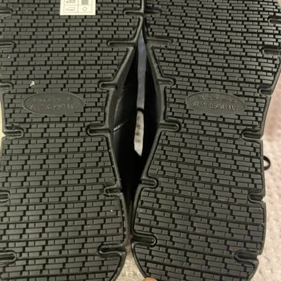 Size 9.5 - NIB - Skechers - Black Relaxed Fit - Memory Foam Work Shoes - Picture 5 of 5